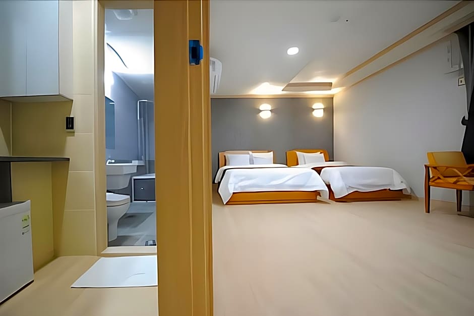 Mj Hotel