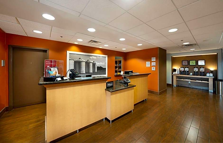 Hampton Inn By Hilton And Suites Madera