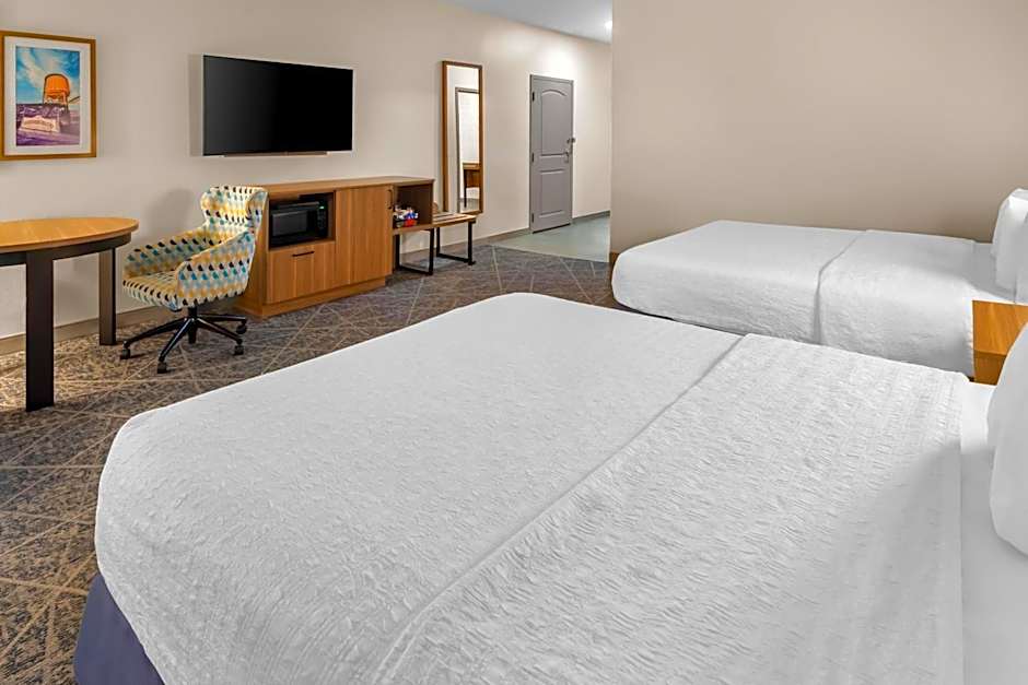 Photo 1 of 4 of 2 Queen Beds, Hearing/Mobility Accessible