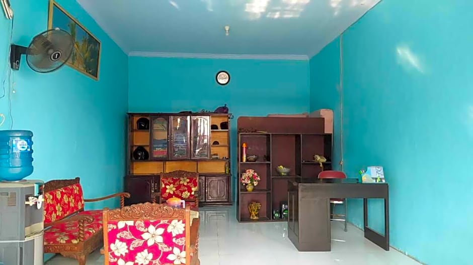 RedDoorz Syariah near Stasiun Pekalongan 3