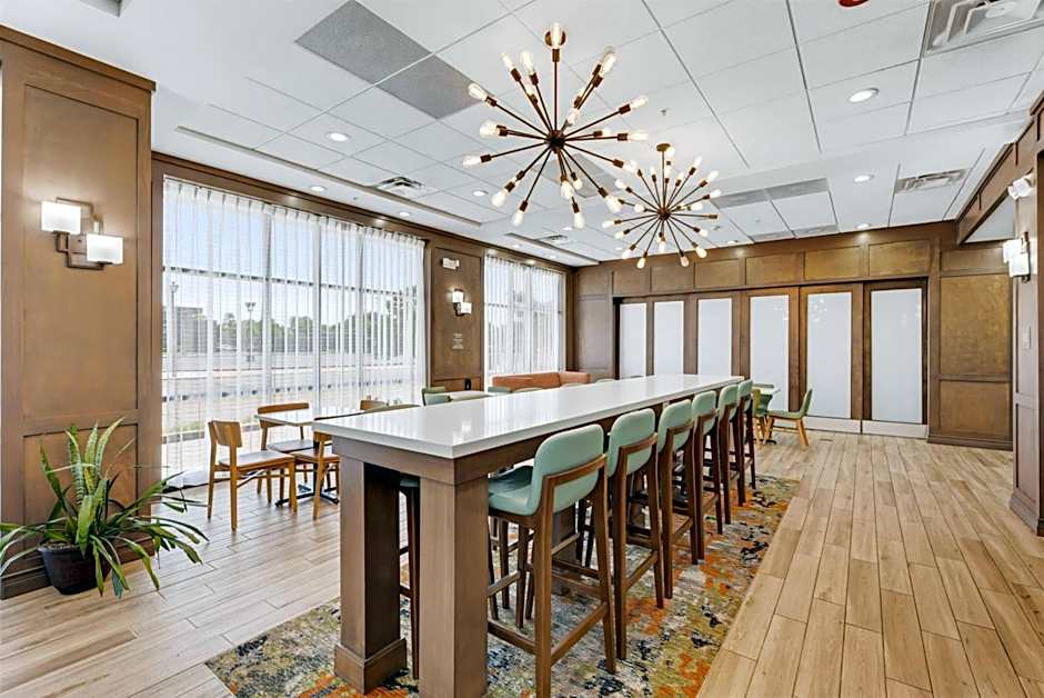 Hampton Inn Detroit/Dearborn