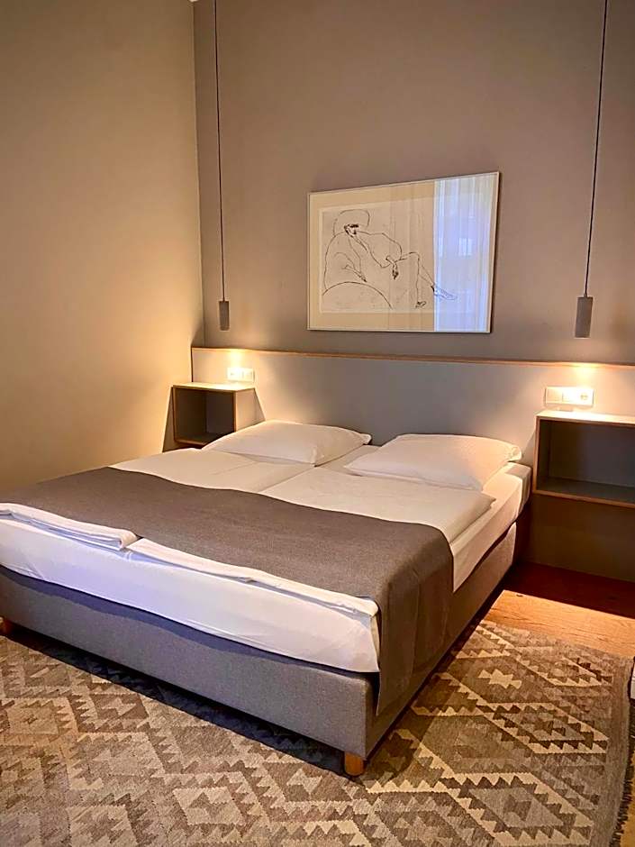 Hotel 38