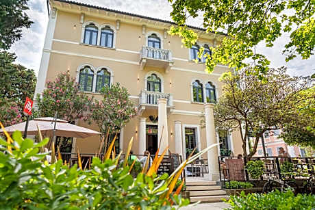 DeGrassi Boutique Garni Hotel Izola