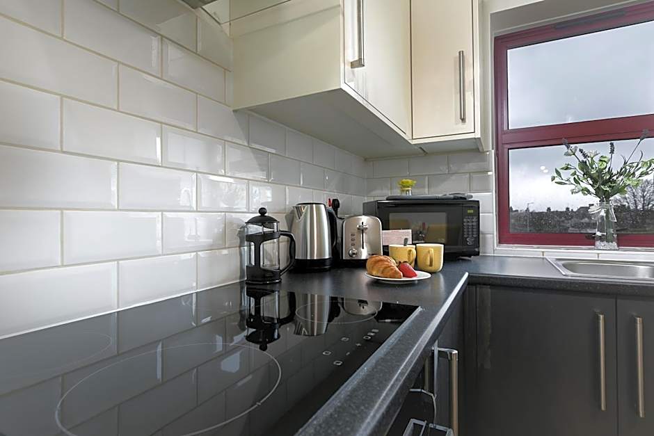 KVM - City Apartments - Contractors - Town Centre by KVM Stays