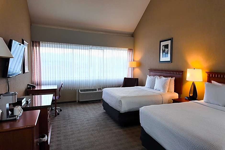 Photo 1 of 2 of Business 2 Queen Beds Suite