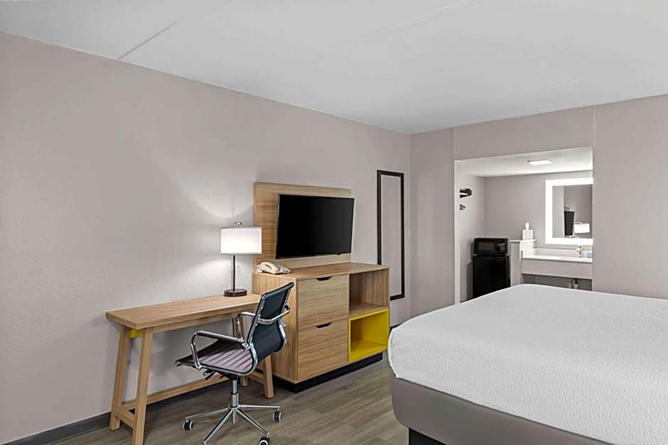 Days Inn by Wyndham Gainesville