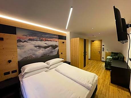 Standard Double or Twin Room with Balcony