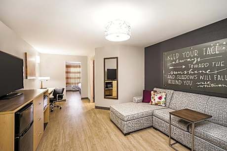 One-Bedroom King Suite with Sofa Bed - Non-Smoking