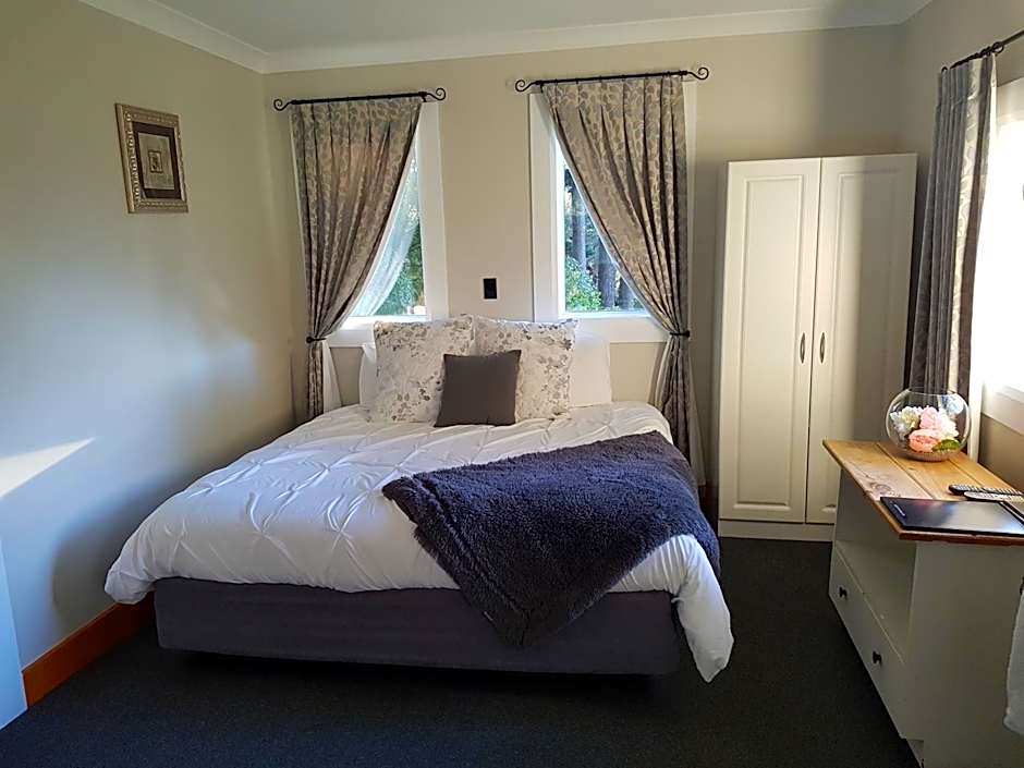 Photo 1 of 5 of Cottage, Garden View