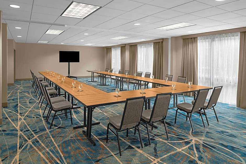 Sheraton Milwaukee Brookfield