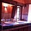 Suite Médiévale 40m2 chambre d' hôte du Mas Fabrègue
