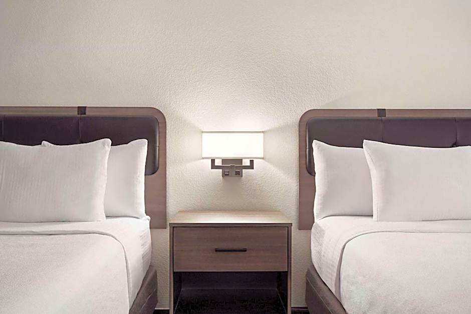 La Quinta Inn & Suites by Wyndham Hesperia Victorville