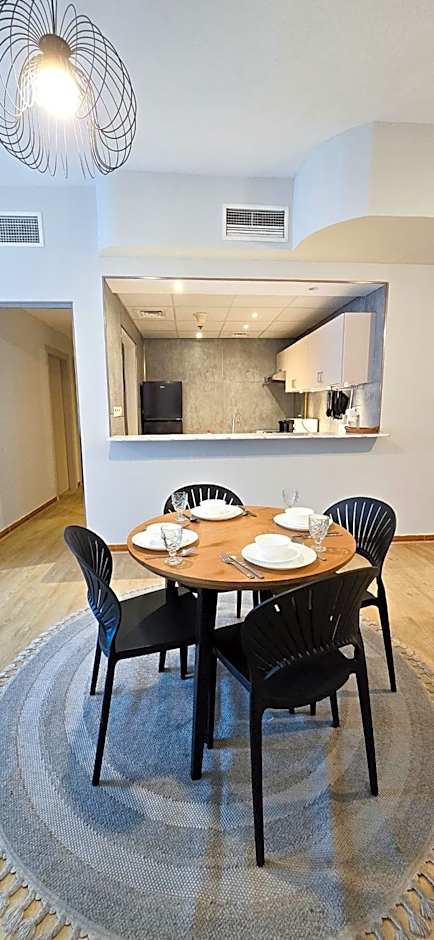 Spacious Apartment Marina View