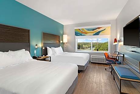 2 Queen Hearing Accessible