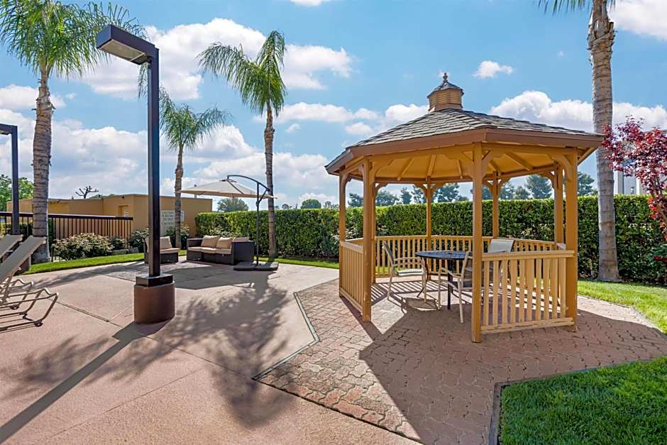 Best Western Plus Fresno Airport Hotel