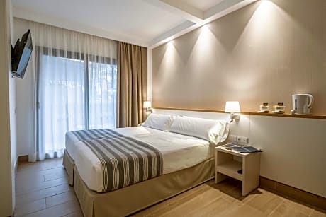 Standard Double Room (2 Adults)