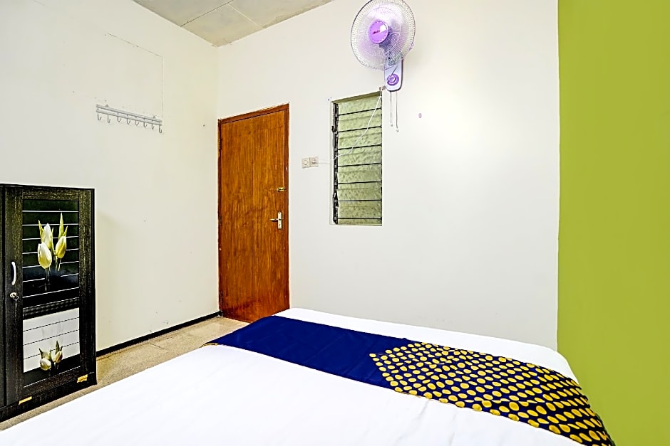 SPOT ON 91716 Kost Yy Syariah