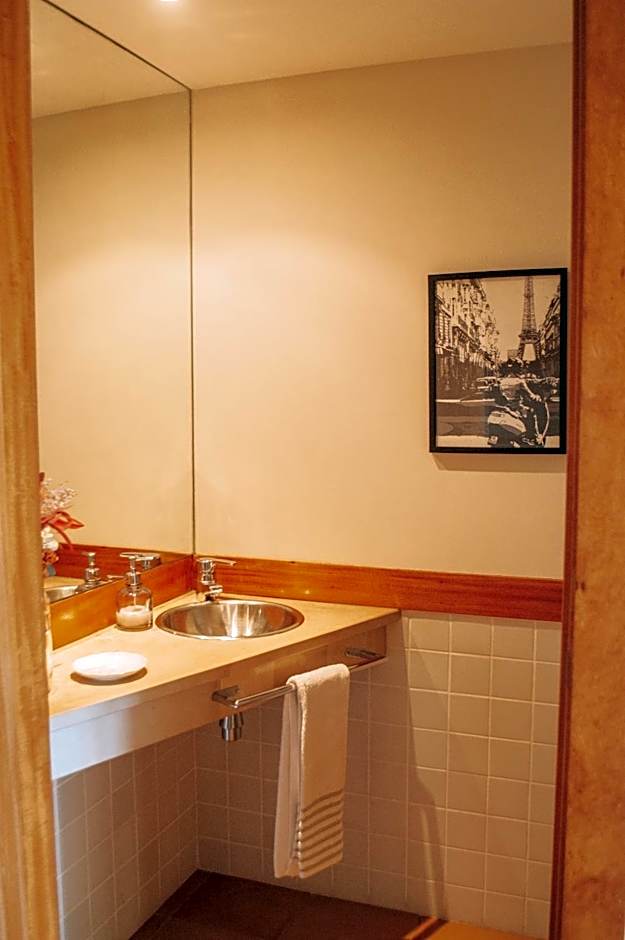 Just like Home - Number 8 em Quinta das Mineirinhas