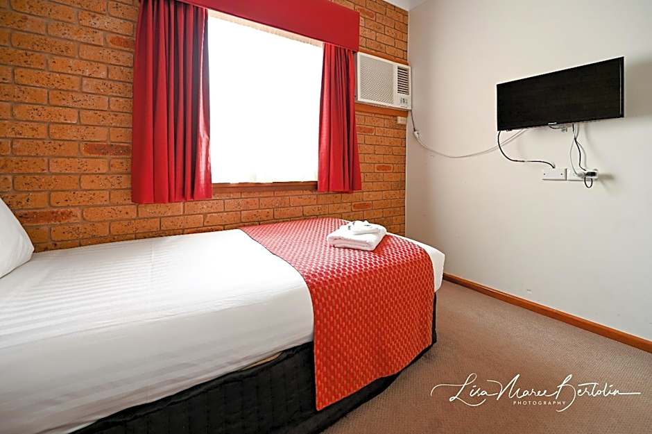 Narrandera Club Motor Inn