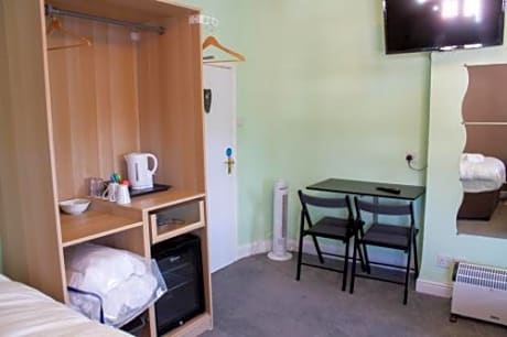 Triple Room with Shower