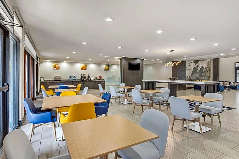 Comfort Inn & Suites Irving Las Colinas DFW