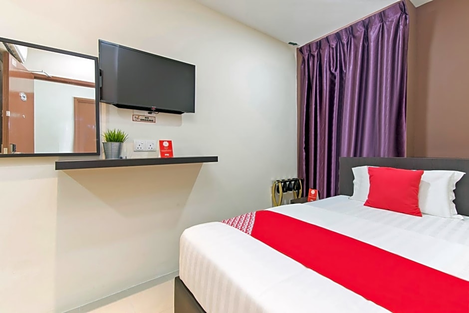 Super OYO 326 Tc Hotel