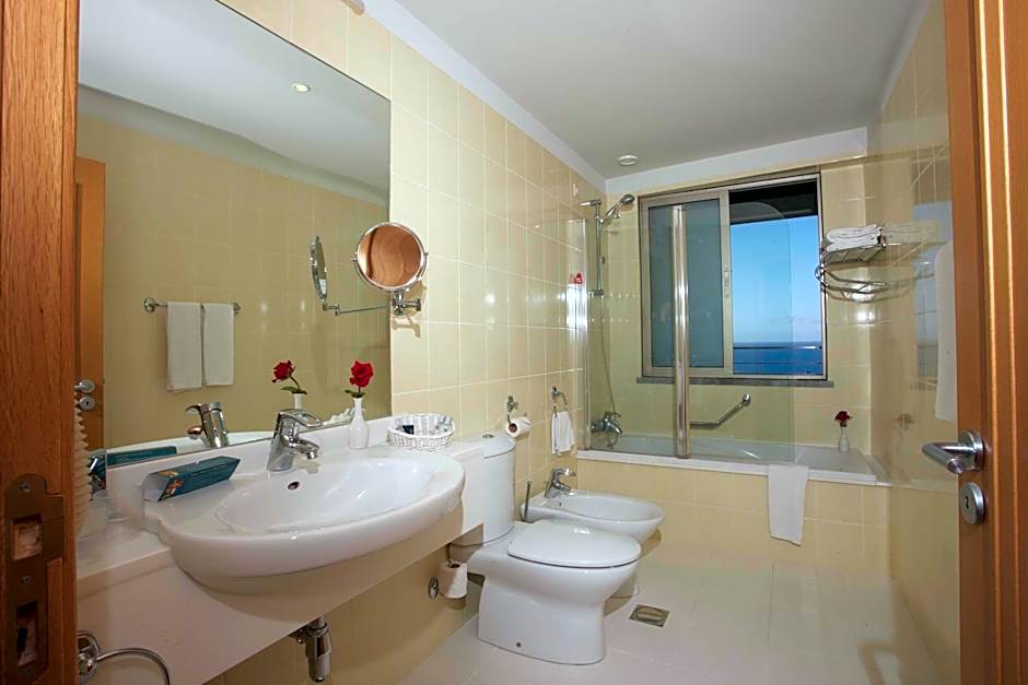 Madeira Regency Cliff- Adults Only