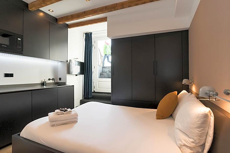 City centre studio canal belt