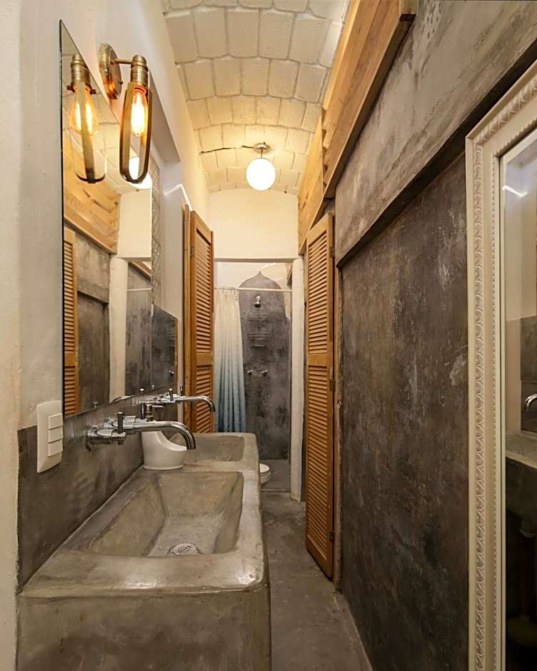 My Sisters House - Female only