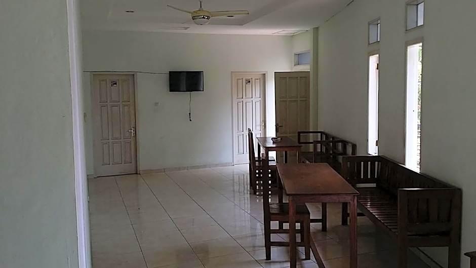 Hotel O Sawang Sana Motel Syariah Near SMAN 1 Sangkapura