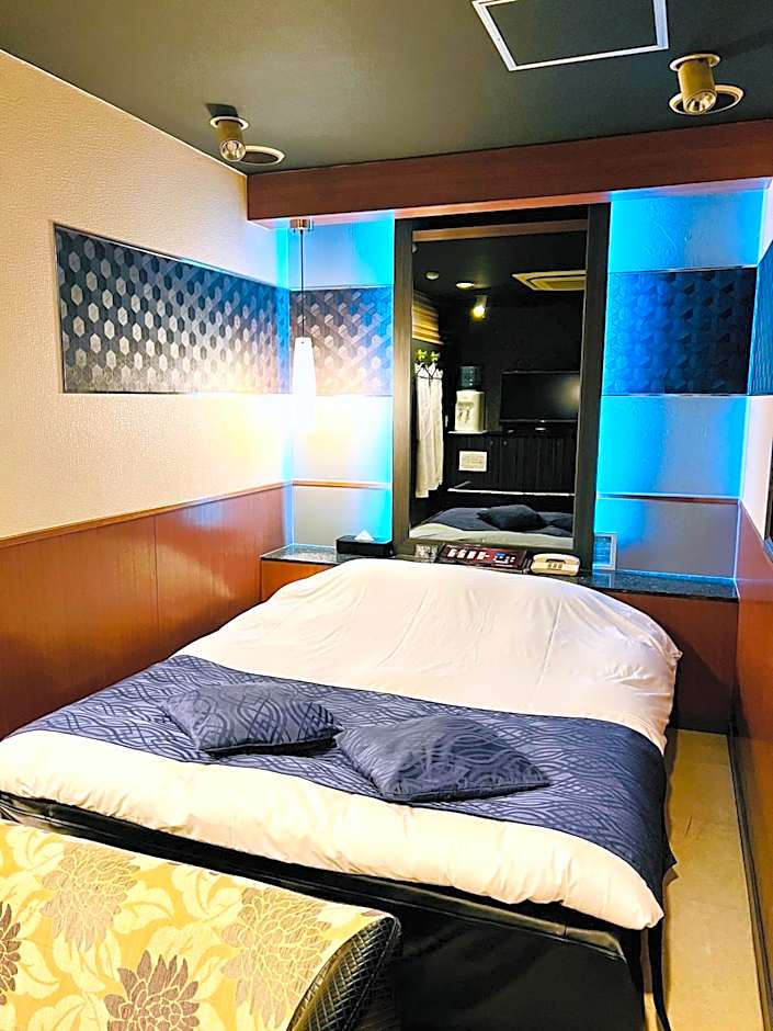 ホテル CROWN MOTEL