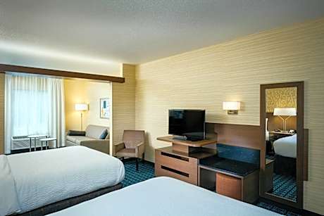 Suite, 2 Queen, Sofa bed