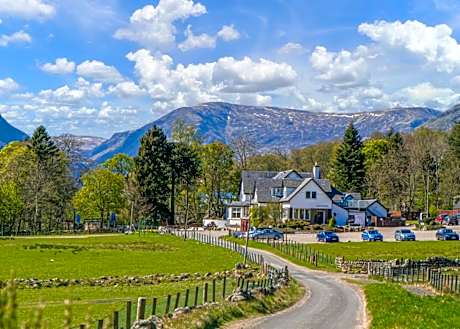 Glen Clova Lodges