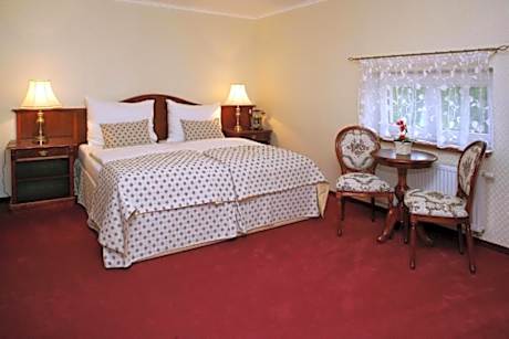 Double or Twin Room with Extra Bed