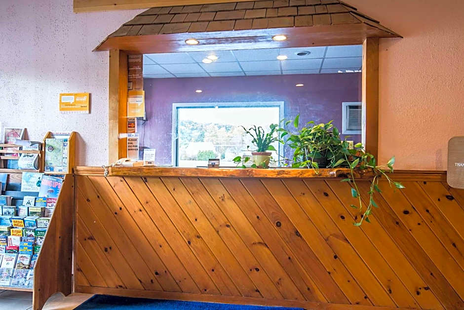 Rodeway Inn - Bellows Falls