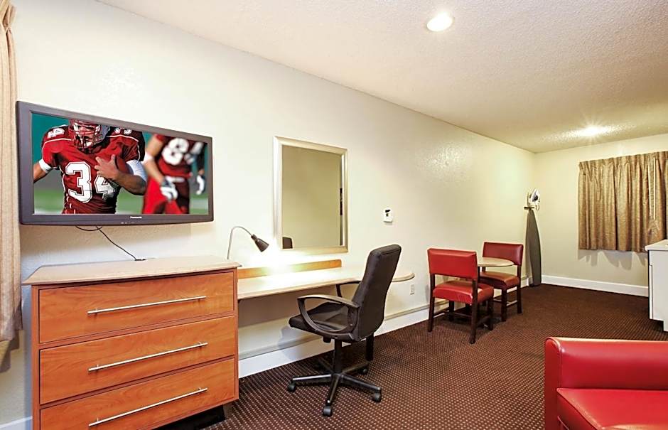Red Roof Inn Santa Ana