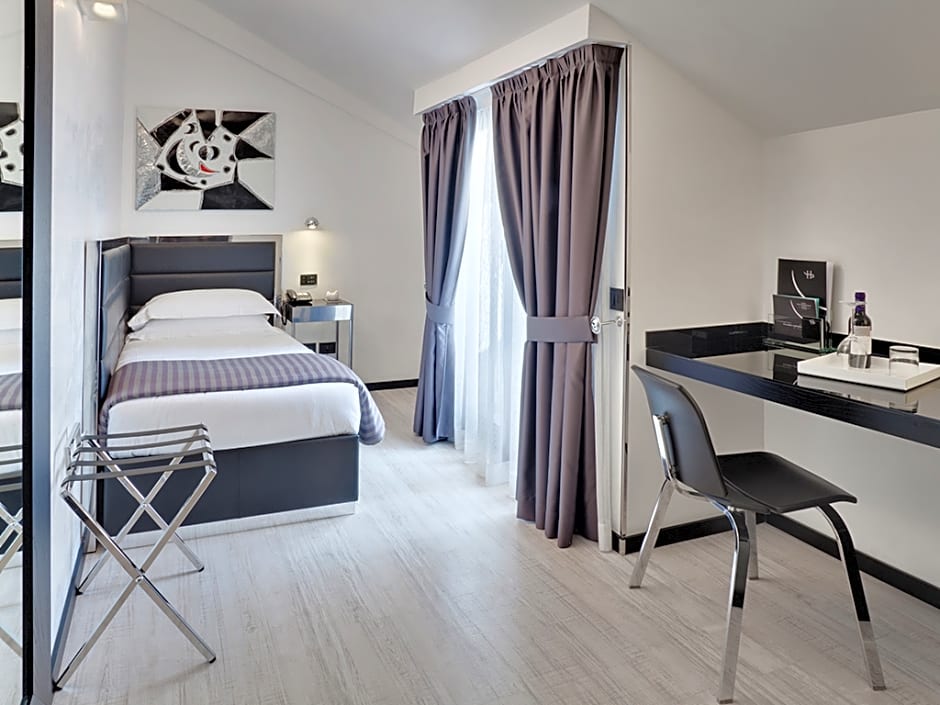 LHP Hotel Napoleon