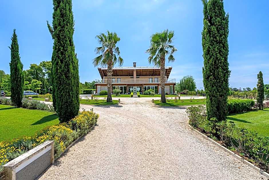 Casale Delle Ronde B&B