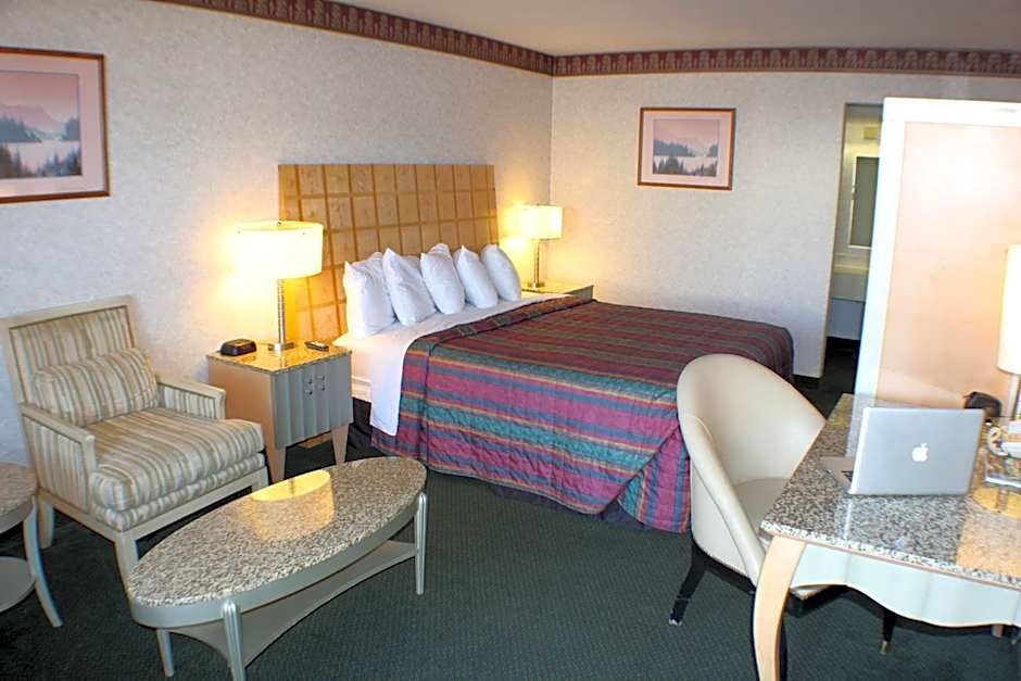 Photo 1 of 4 of 1 King Bed, Accessible