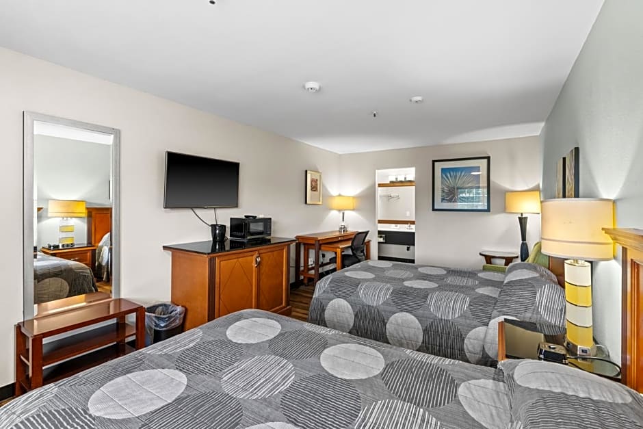 Basecamp Puyallup a Travelodge by Wyndham