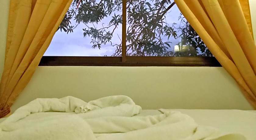 Meaco Royal Hotel Anilao