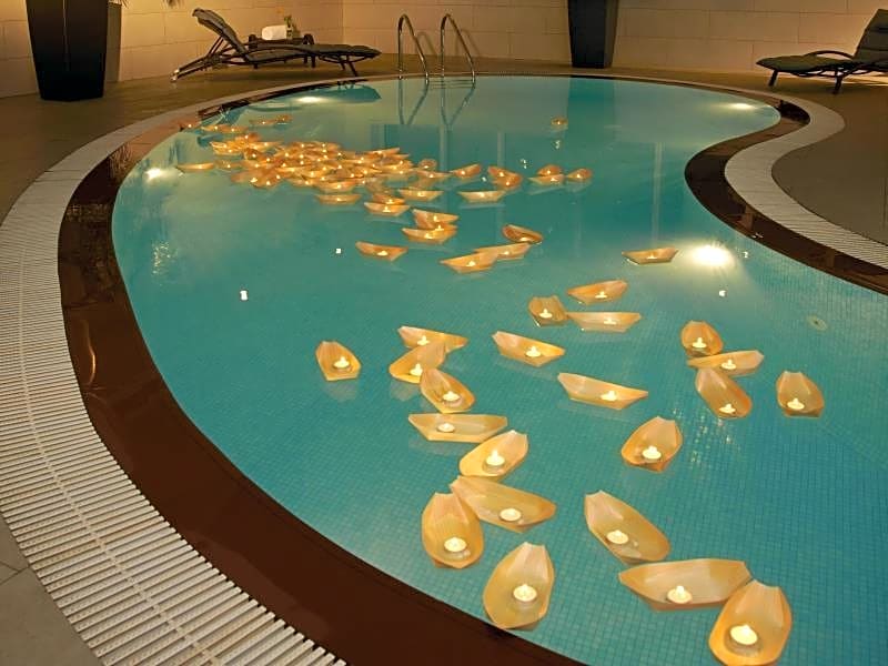 Cristal Hotel Abu Dhabi