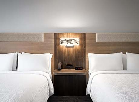 Queen Room with Two Queen Beds - Hearing Accessible/Non-Smoking