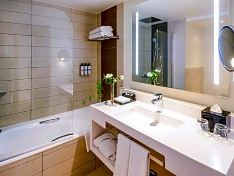 Superior Room With Two Single Beds And One Children Sofa