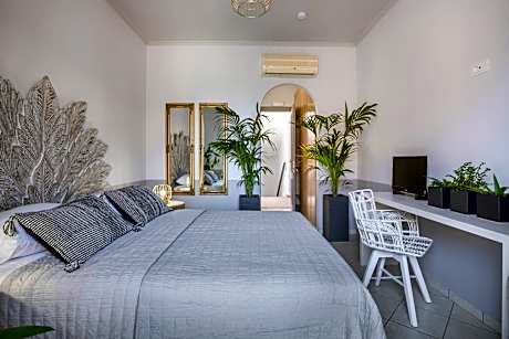 Deluxe, Sea View