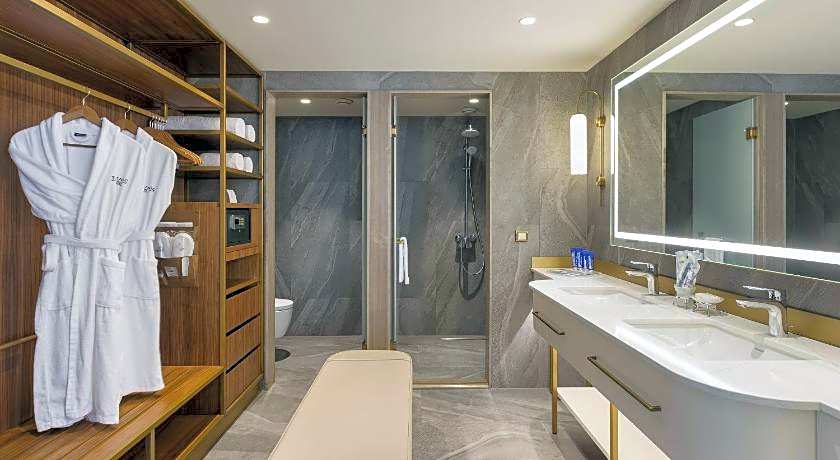 Titanic Port Bakirkoy