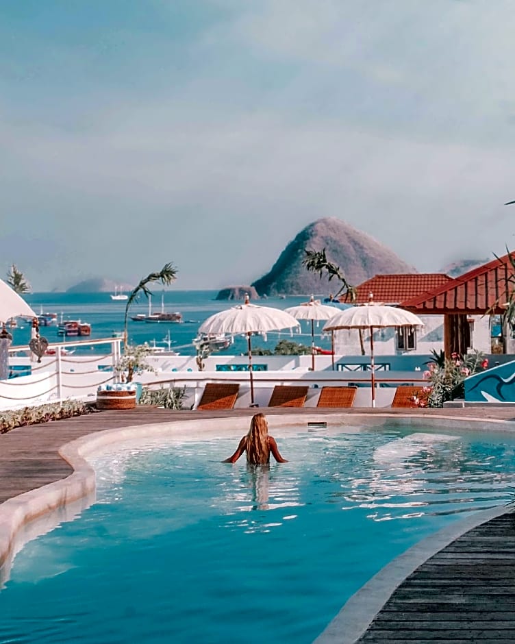 Seaesta Komodo Hostel & Hotel