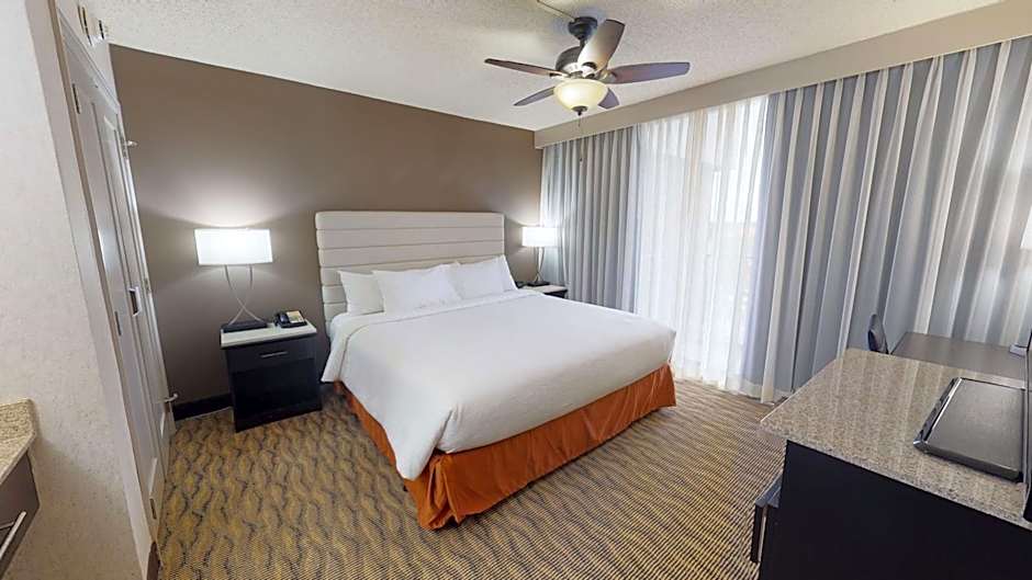 Embassy Suites By Hilton Hotel Oklahoma City-Will Rogers Airport