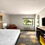 Days Inn and Suites by Wyndham Kansas City South