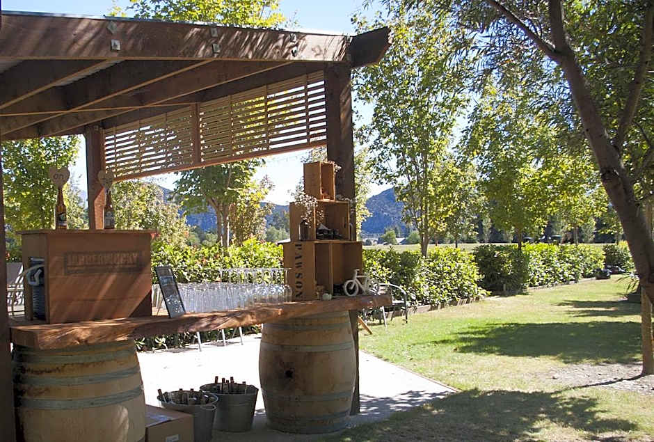 Maple Lodge Luxury Bed And Breakfast